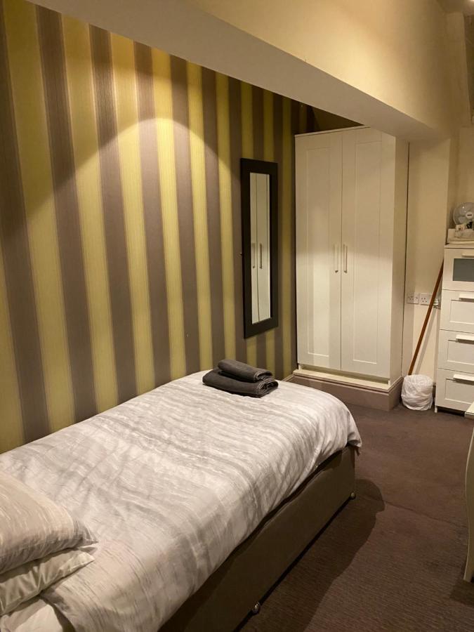 The Stag Hotel Northwood  Eksteriør billede