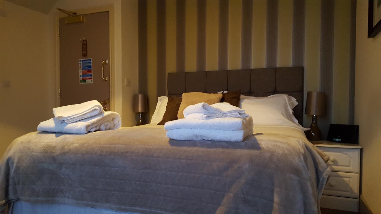 The Stag Hotel Northwood  Eksteriør billede