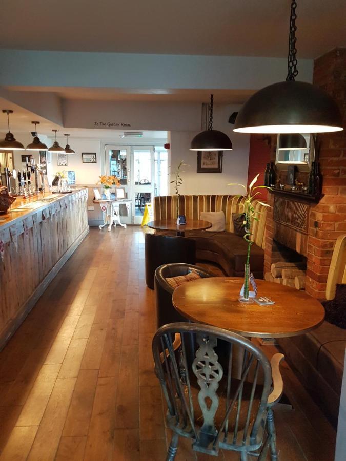 The Stag Hotel Northwood  Eksteriør billede